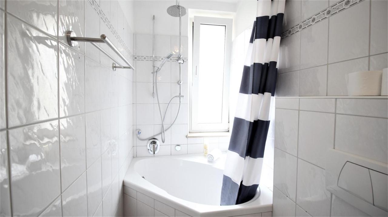 Zentral Wohnen - Inkl. Privatem Stellplatz Apartment เวิร์ซบวร์ก ภายนอก รูปภาพ